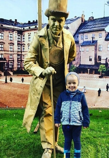 Заказать живую статую в Москве