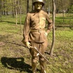 живая статуя военный