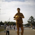 Живая статуя Футболист