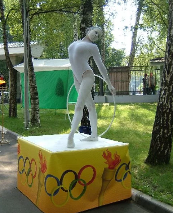 Живая статуя Спортсмена